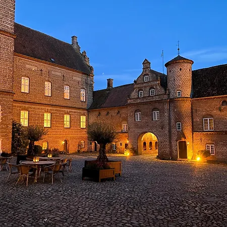 Holckenhavn Slot